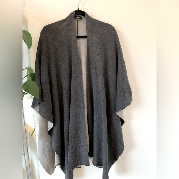 ARITZIA BABATON Wrap/Shawl - Picture 8 of 8